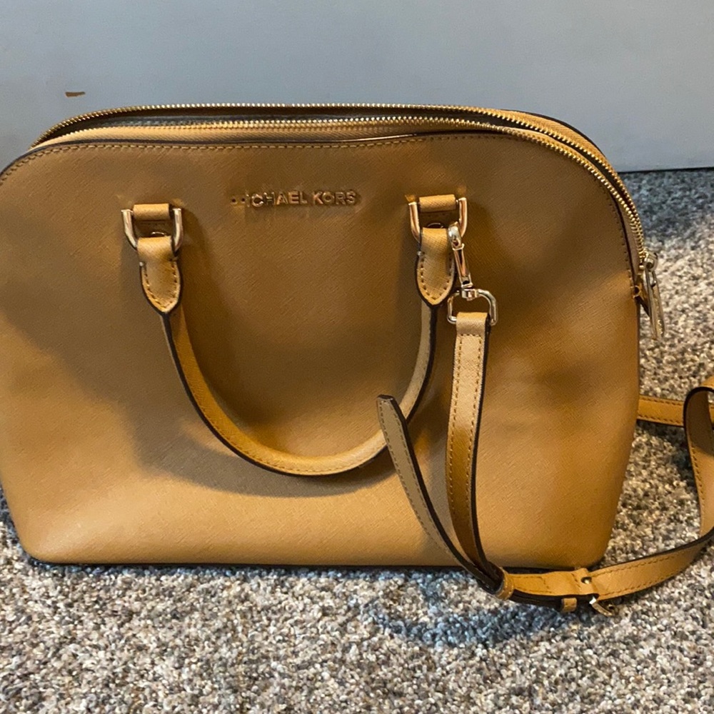 Micheal kors purse